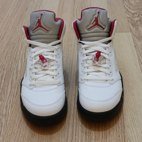 Jordan 5 Retro "Fire-Red" 2013 Basketball Shoes size 9 men/10.5 Women - Picture 5 of 13